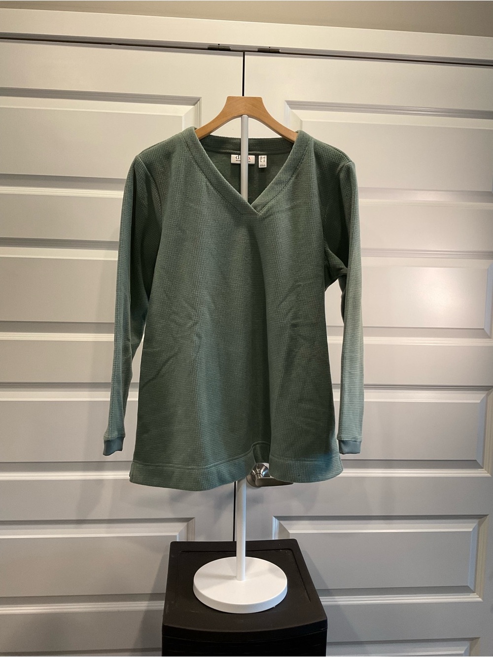 V-Neck Waffle Knit Pullover Sweatshirt in Sage Green